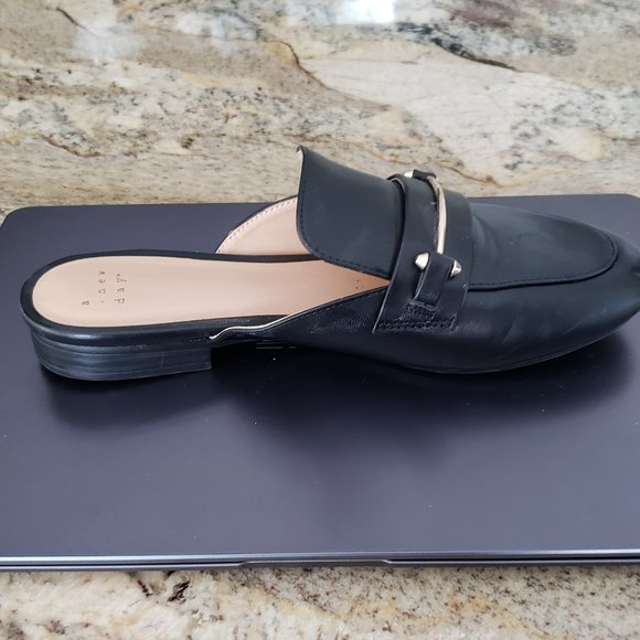 Women's Black Mules - Picture 4 of 5